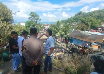 Polres Sibolga Gercep Bantu Warga, Empat Unit Rumah Warga Terbakar di Katapang Sibolga Utara