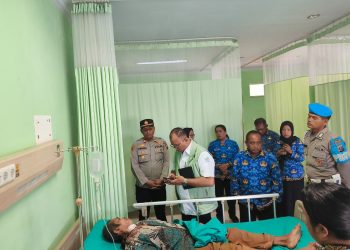 Kapolsek Pandan, Jenguk Lansia Korban Percobaan Bunuh Diri